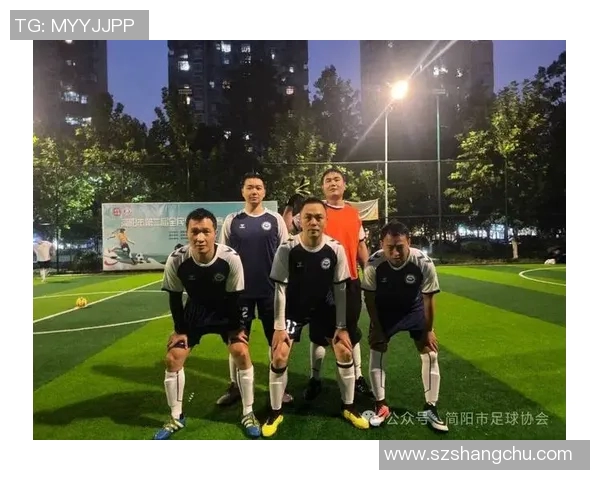 足球场上的呐喊者们为明星球员们加油助威的热血瞬间